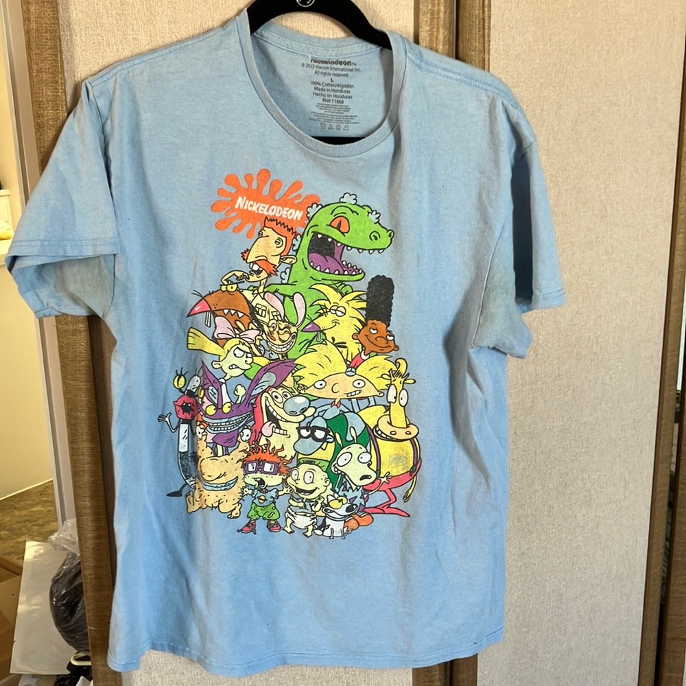 FINAL MARKDOWN Nickelodeon Cartoon Crew Light Blue Tee large